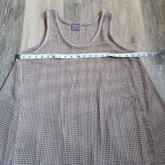 elif for Jordan Taylor Top - Picture 7 of 12